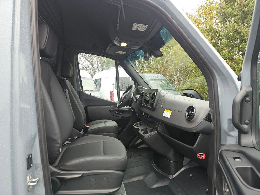 New 2025 Mercedes-Benz Sprinter 2500 image 18