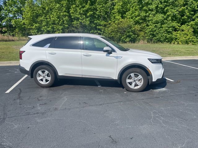 Used 2023 Kia Sorento LX AWD/4WD image 1