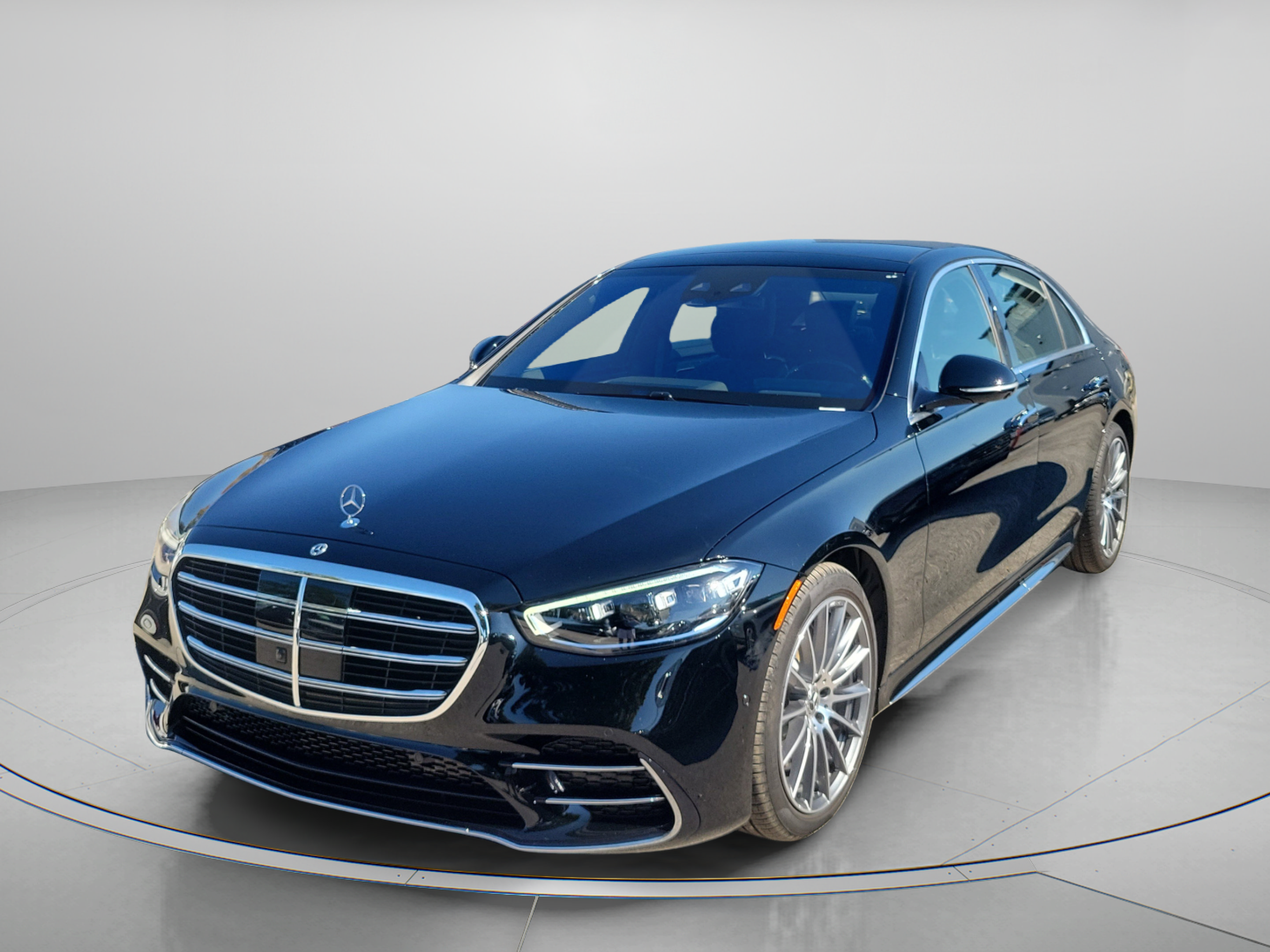 Certified 2025 Mercedes-Benz S 580 4MATIC Sedan image 2