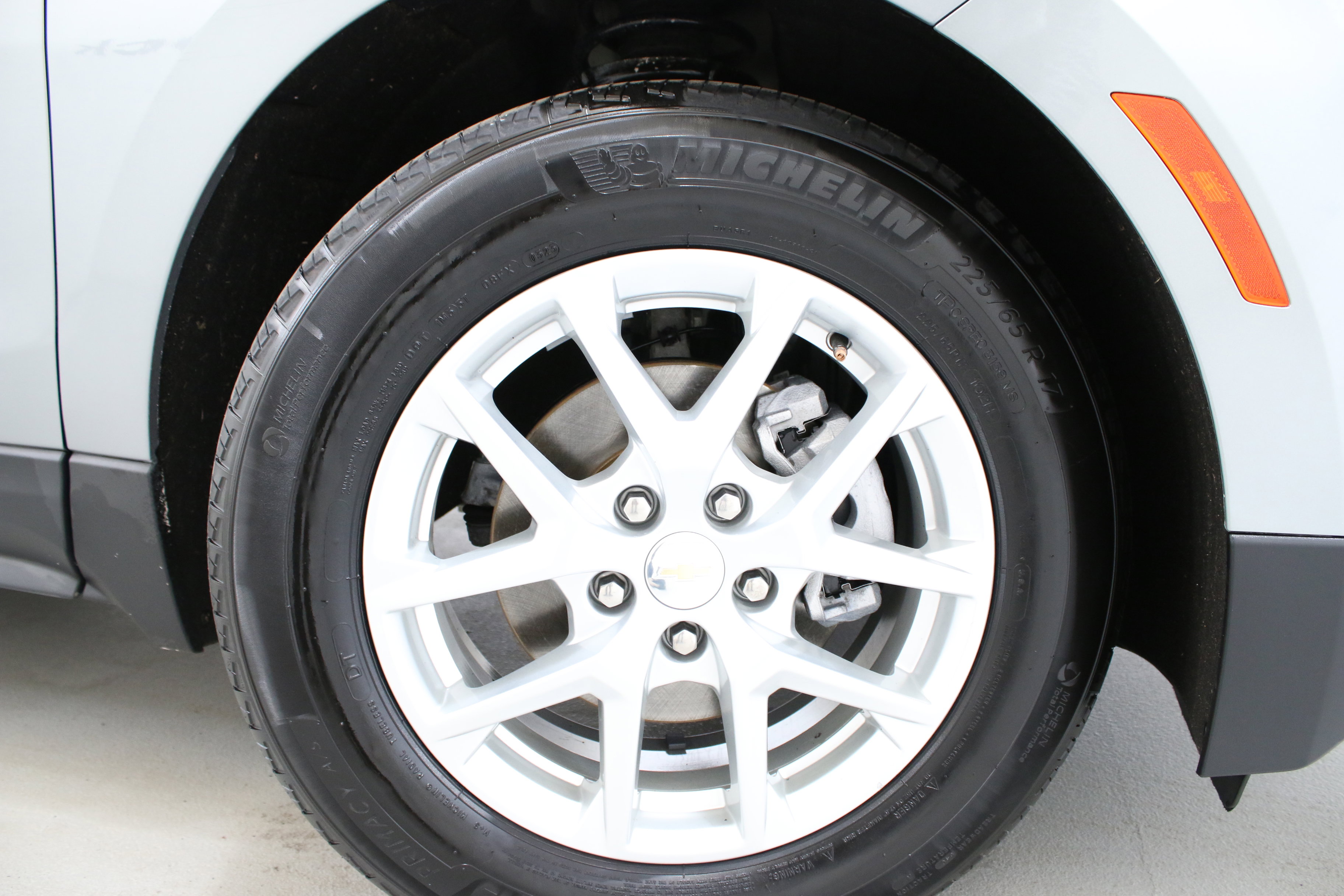 Used 2023 Chevrolet Equinox LS FWD image 33