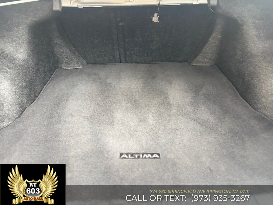 Used 2024 Nissan Altima 2.5 SV FWD image 6