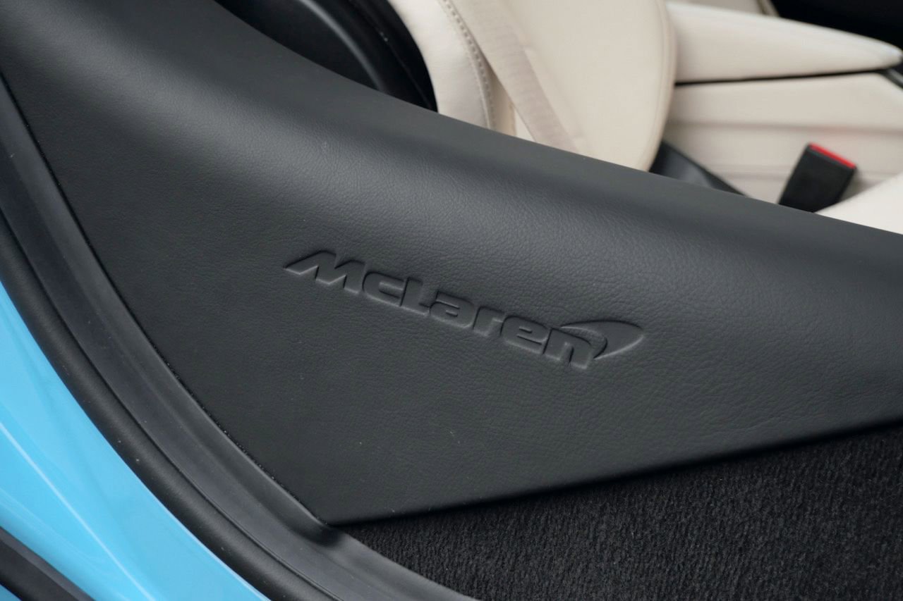 Used 2023 McLaren GT image 18