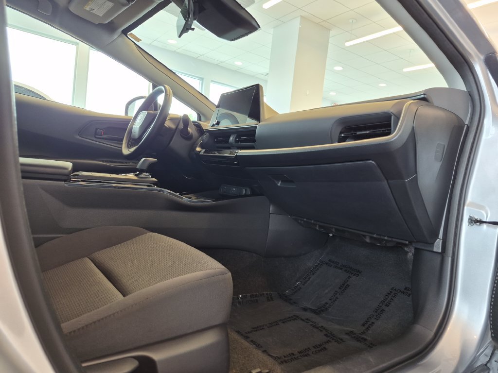 Used 2025 Toyota Prius LE FWD image 24