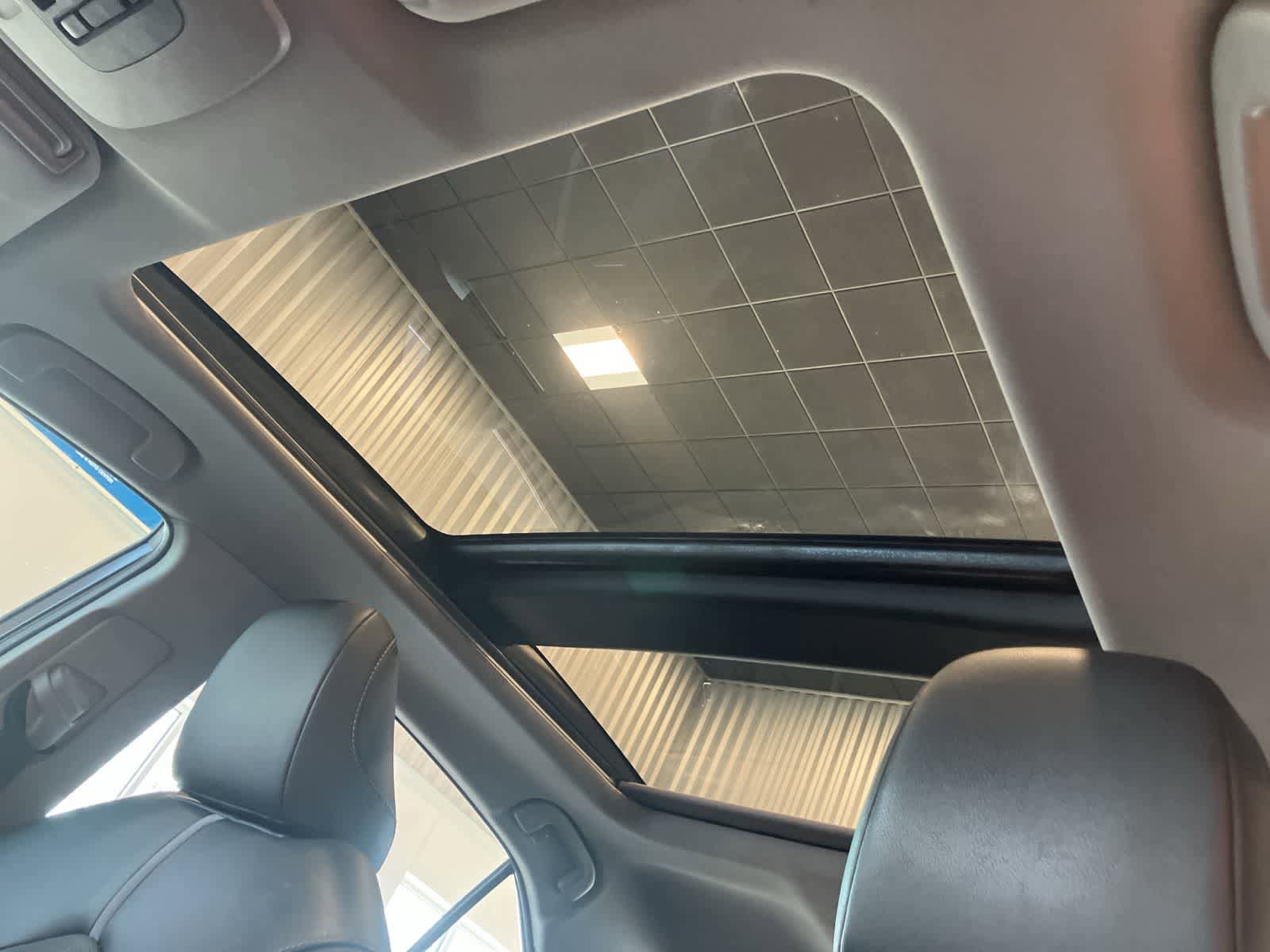 Used 2018 Toyota Camry FWD image 11