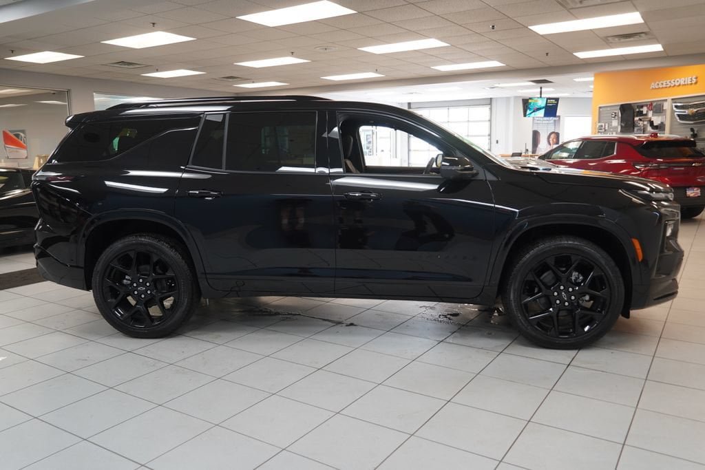 New 2026 Chevrolet Traverse RS w/ LPO, Floor Liner Package AWD/4WD image 13
