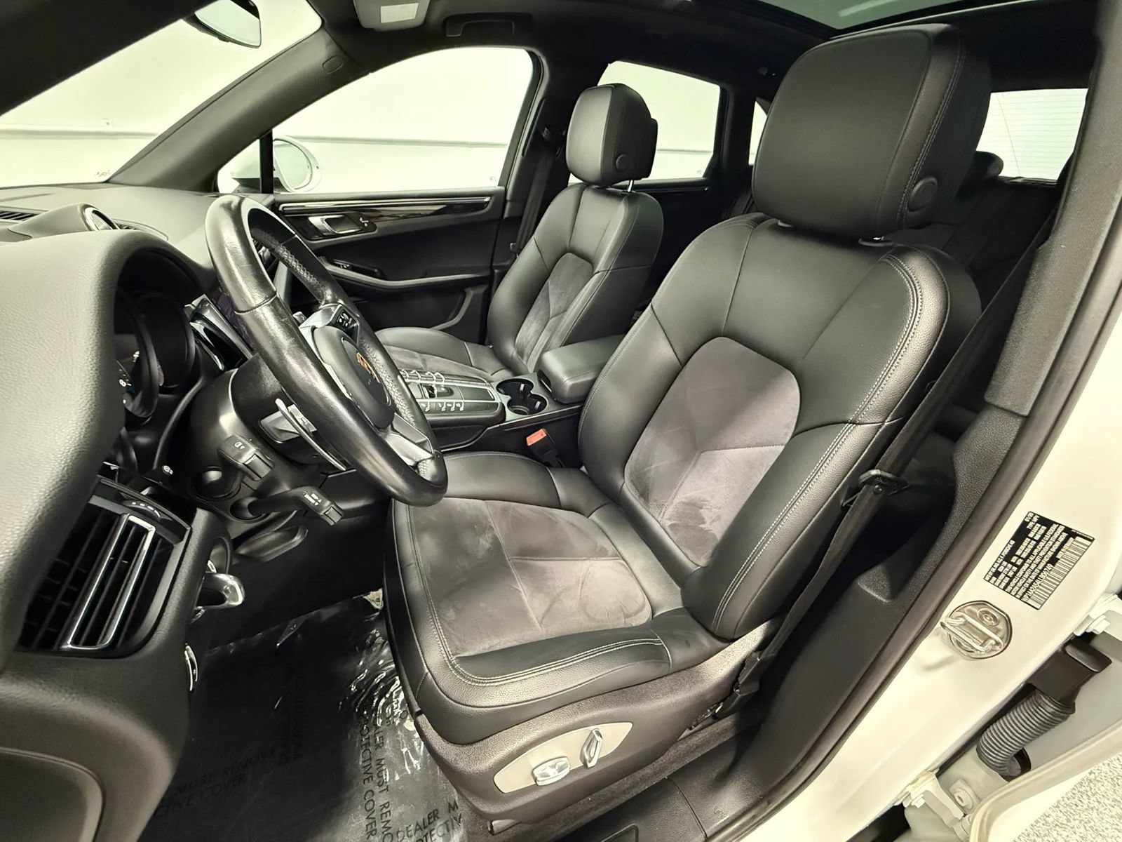 Used 2020 Porsche Macan AWD/4WD image 15