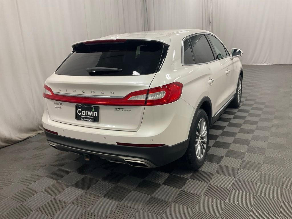 Used 2017 Lincoln MKX Select w/ Select Plus Package AWD/4WD image 5