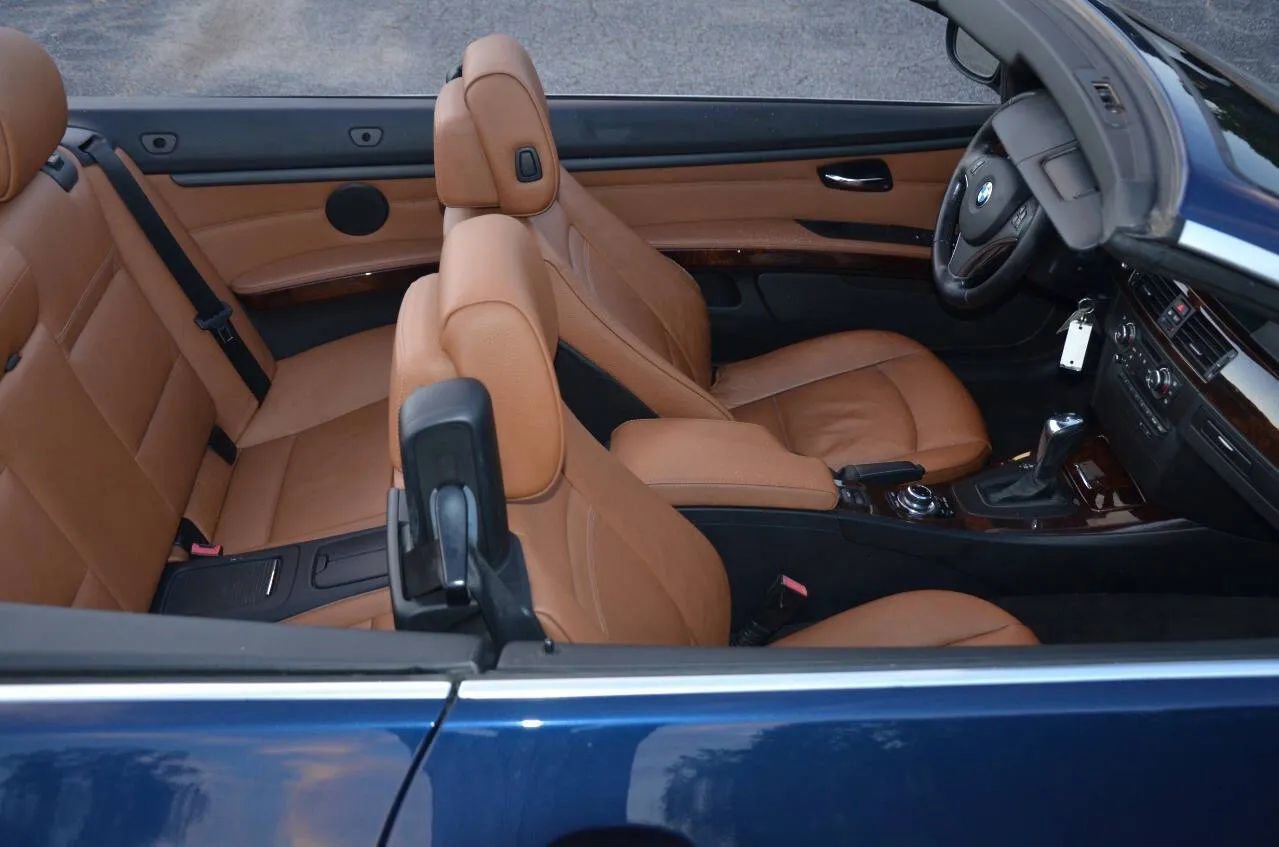 Used 2013 BMW 328i Convertible image 12