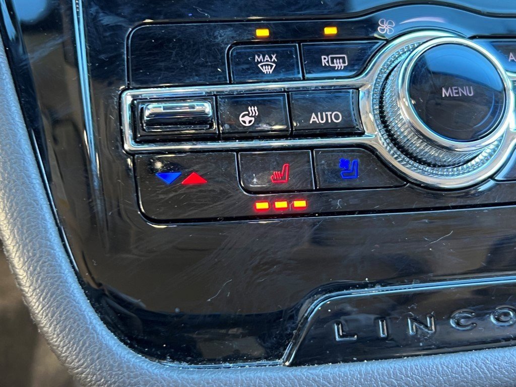 Used 2022 Lincoln Corsair AWD w/ Premium Package image 32