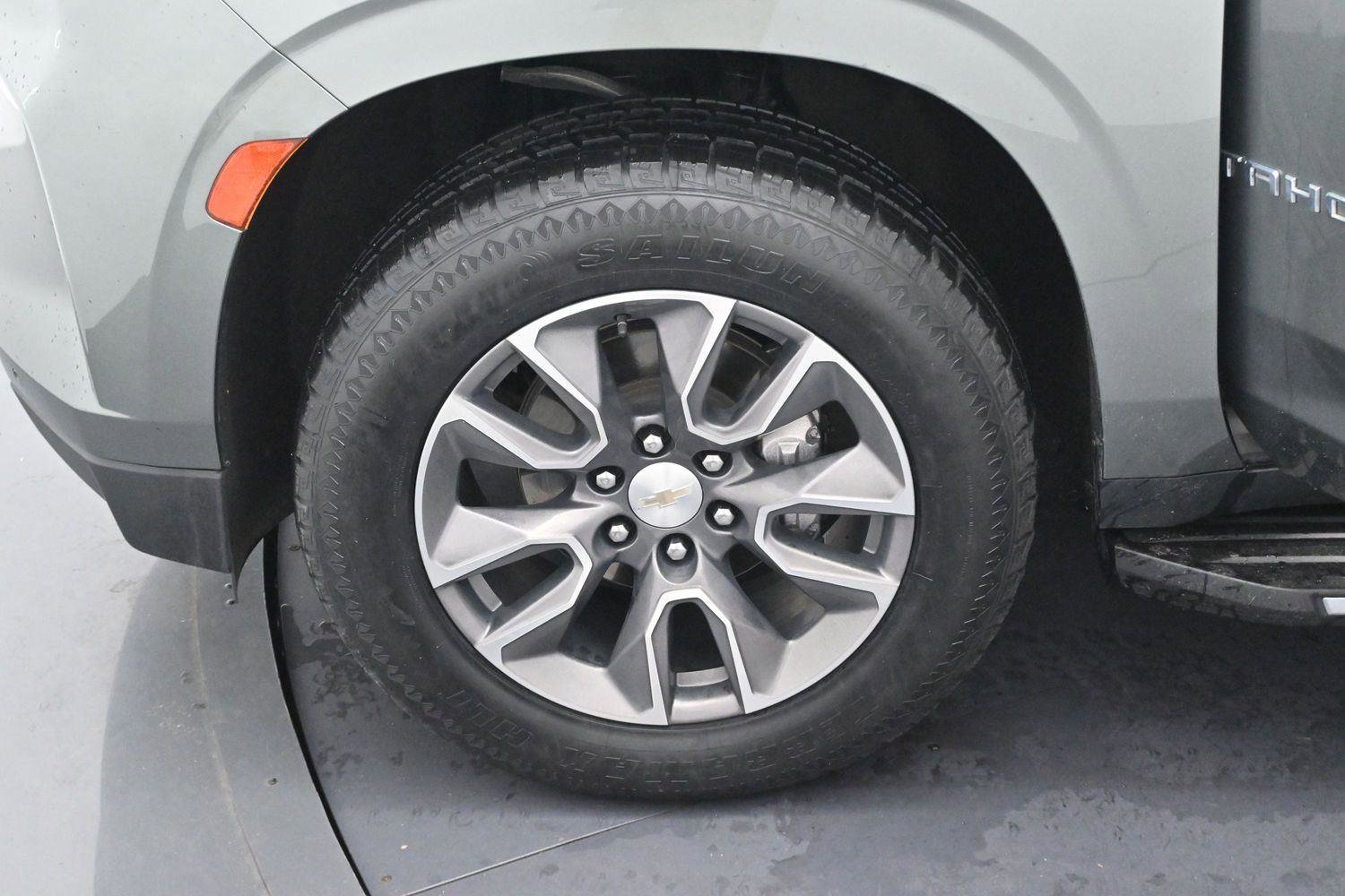 Used 2023 Chevrolet Tahoe LT w/ Luxury Package AWD/4WD image 34