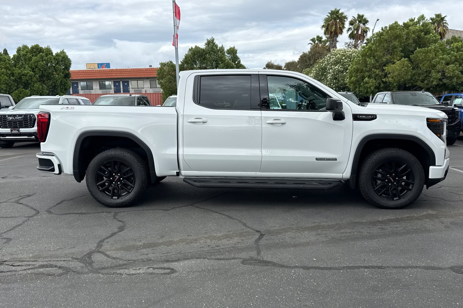 New 2026 GMC Sierra 1500 Elevation w/ LPO, Elevation Black Package AWD/4WD image 3