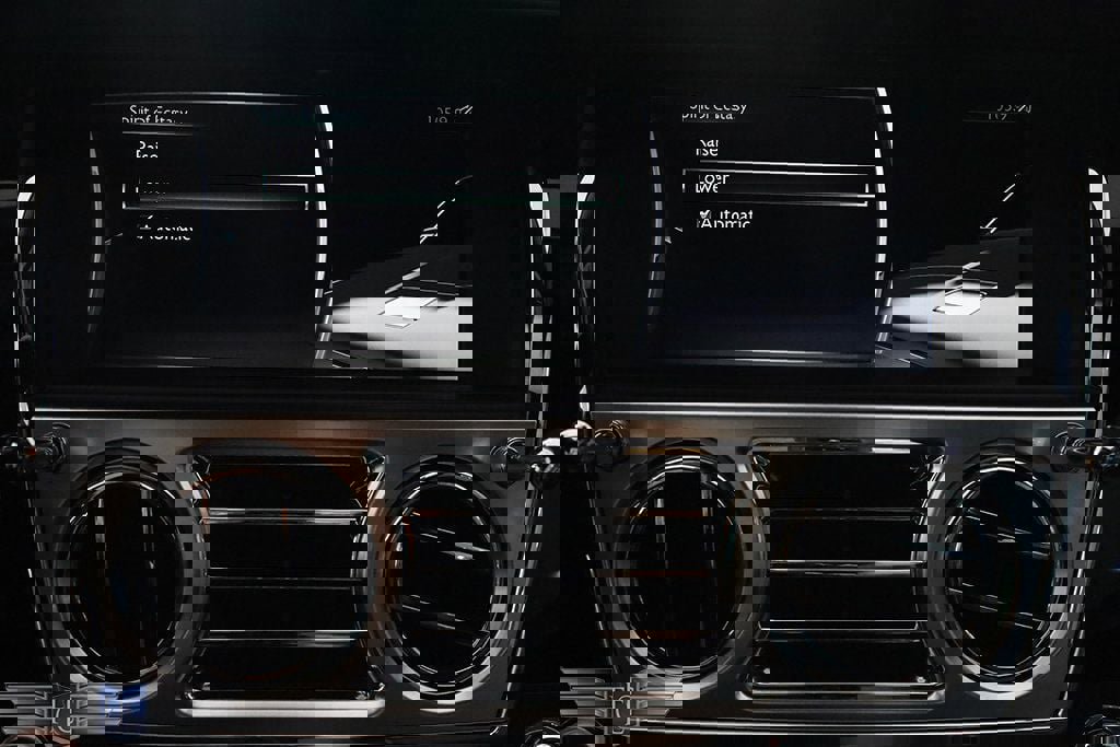 Used 2021 Rolls-Royce Dawn image 35