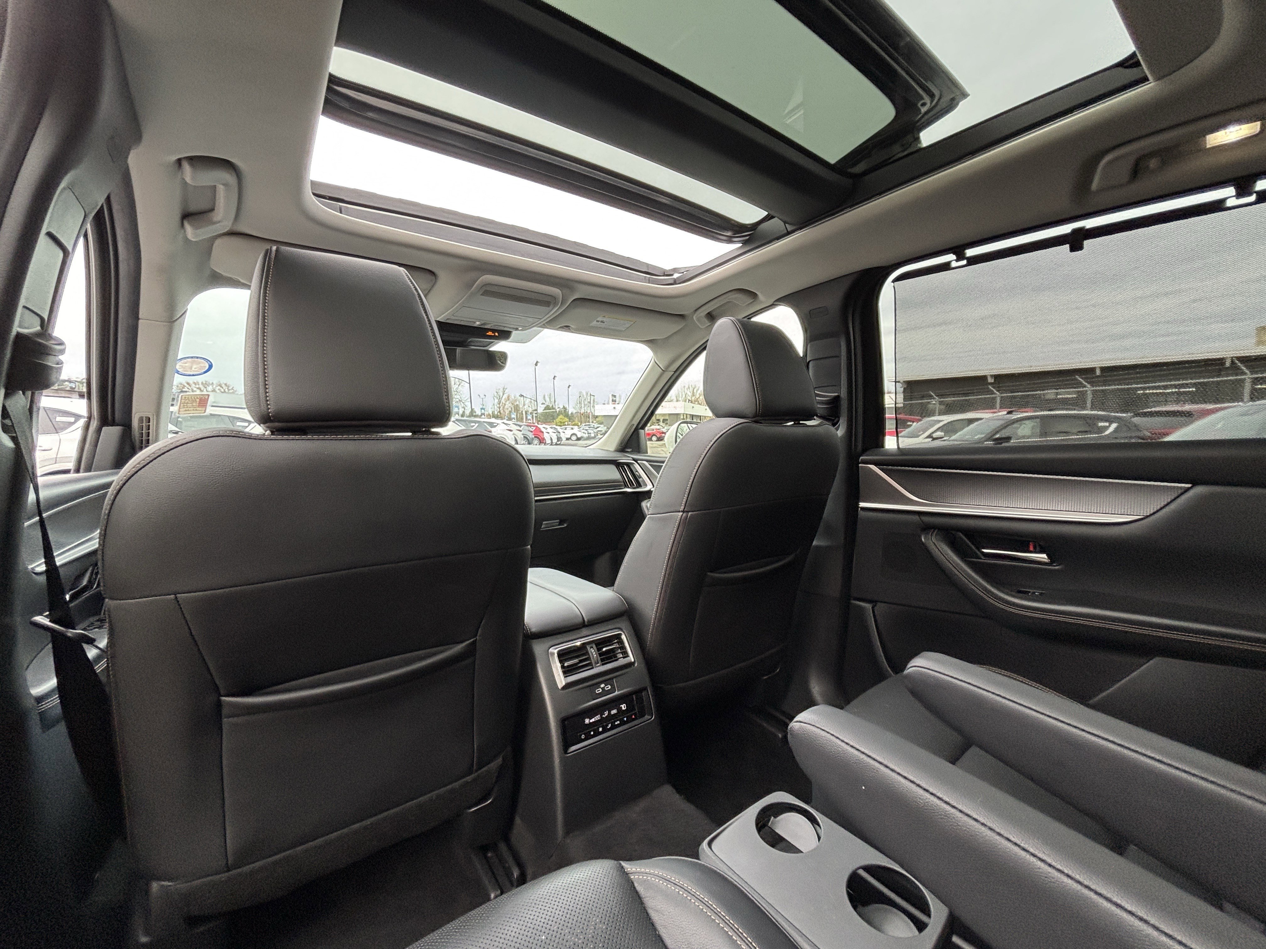 Used 2024 MAZDA CX-90 3.3 Turbo w/ Premium Package image 24