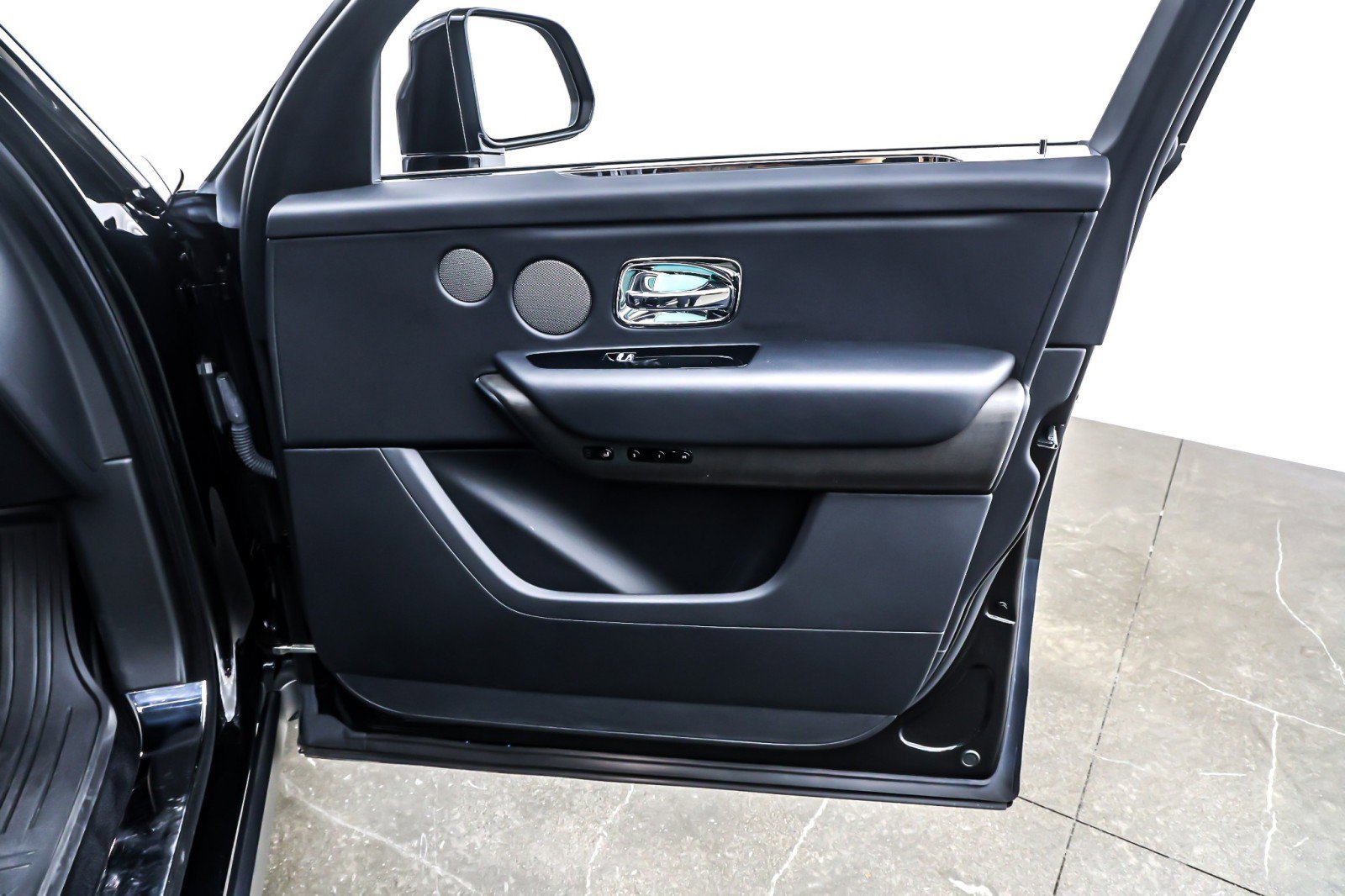 Used 2024 Rolls-Royce Cullinan image 23