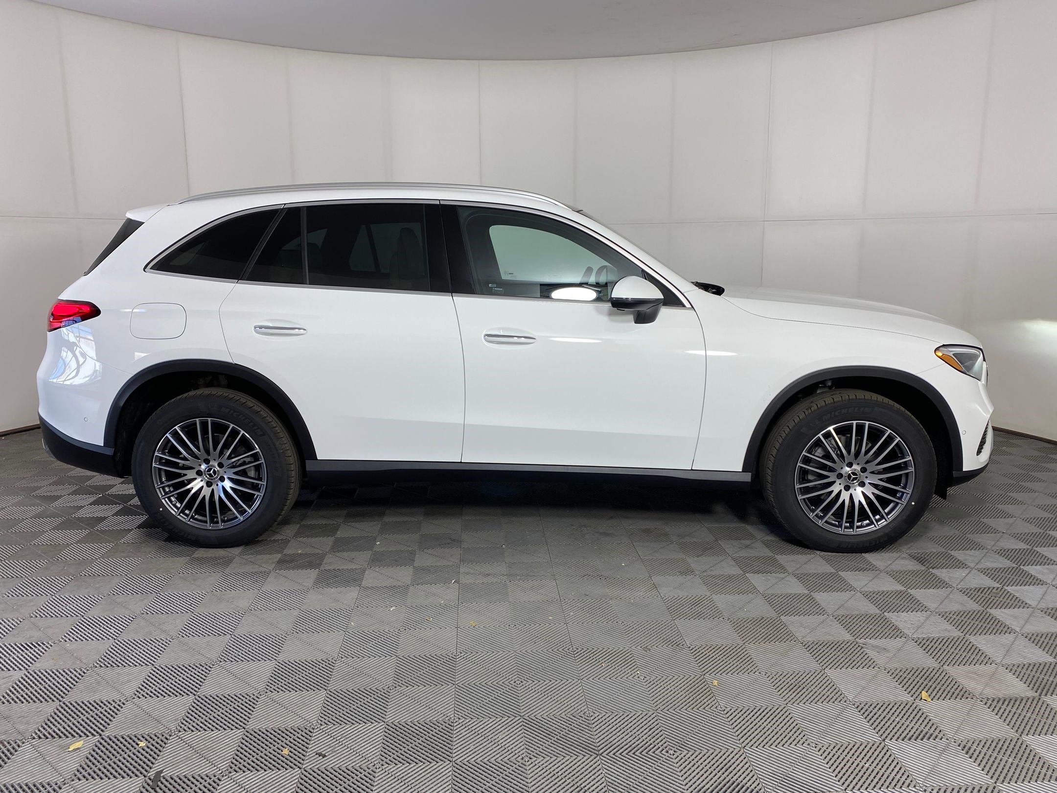 Used 2026 Mercedes-Benz GLC 300 4MATIC image 7