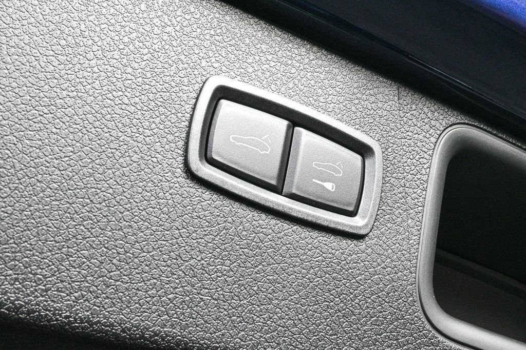Certified 2026 Porsche Macan image 32