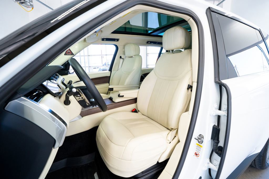 Used 2024 Land Rover Range Rover Long Wheelbase SE image 33