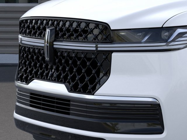 New 2026 Lincoln Navigator L Reserve w/ Jet Appearance Package AWD/4WD image 17
