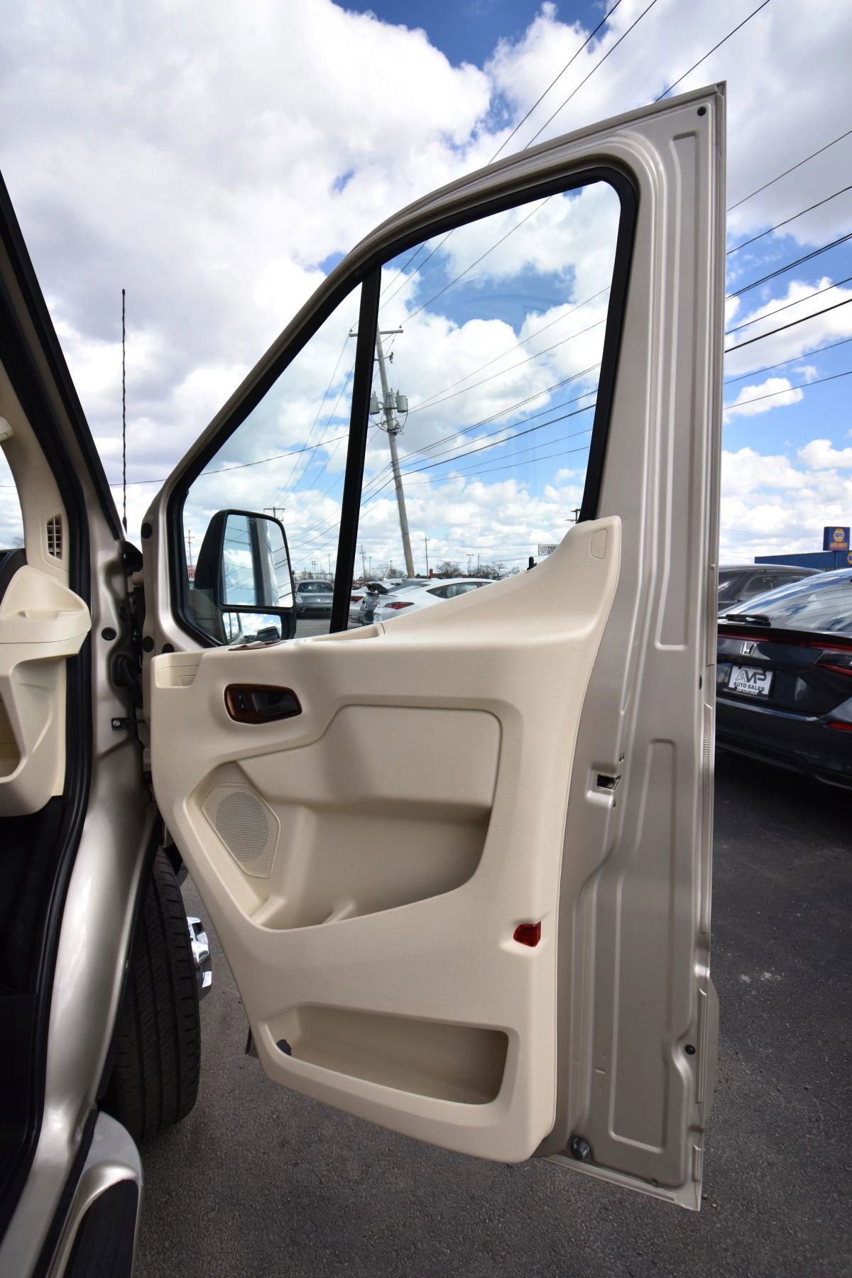 Used 2019 Ford Transit 350 148 High Roof Extended DRW w/ Premium Package RWD image 18
