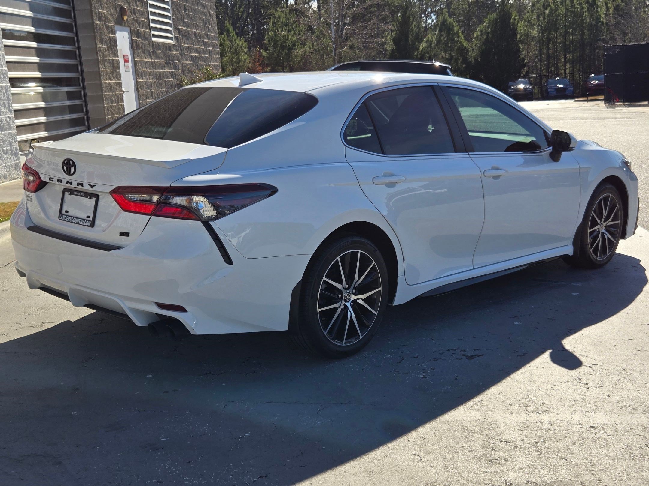 Used 2023 Toyota Camry SE image 7