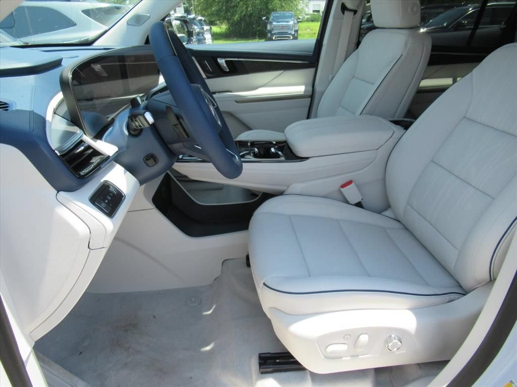New 2026 Buick Enclave Avenir w/ Super Cruise Package FWD image 19