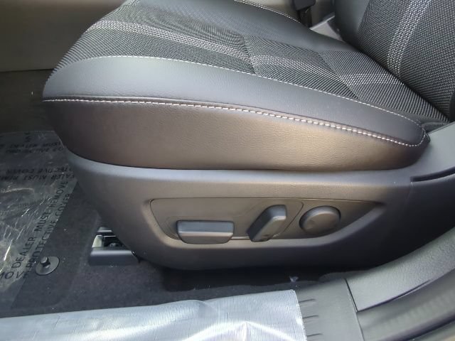 Used 2026 MAZDA CX-50 Meridian Edition w/ Weather Package AWD/4WD image 11