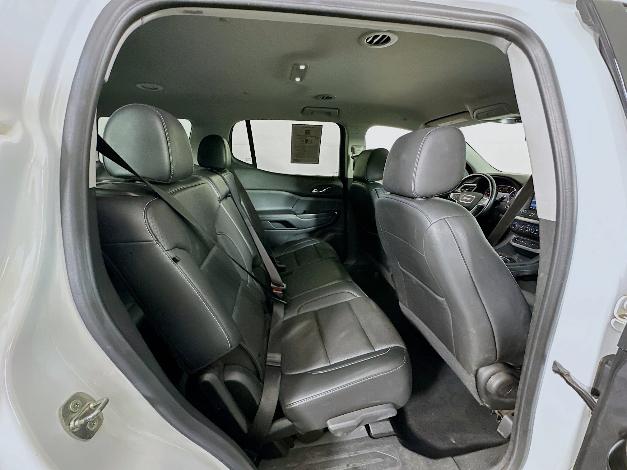 Used 2023 GMC Acadia SLT image 31