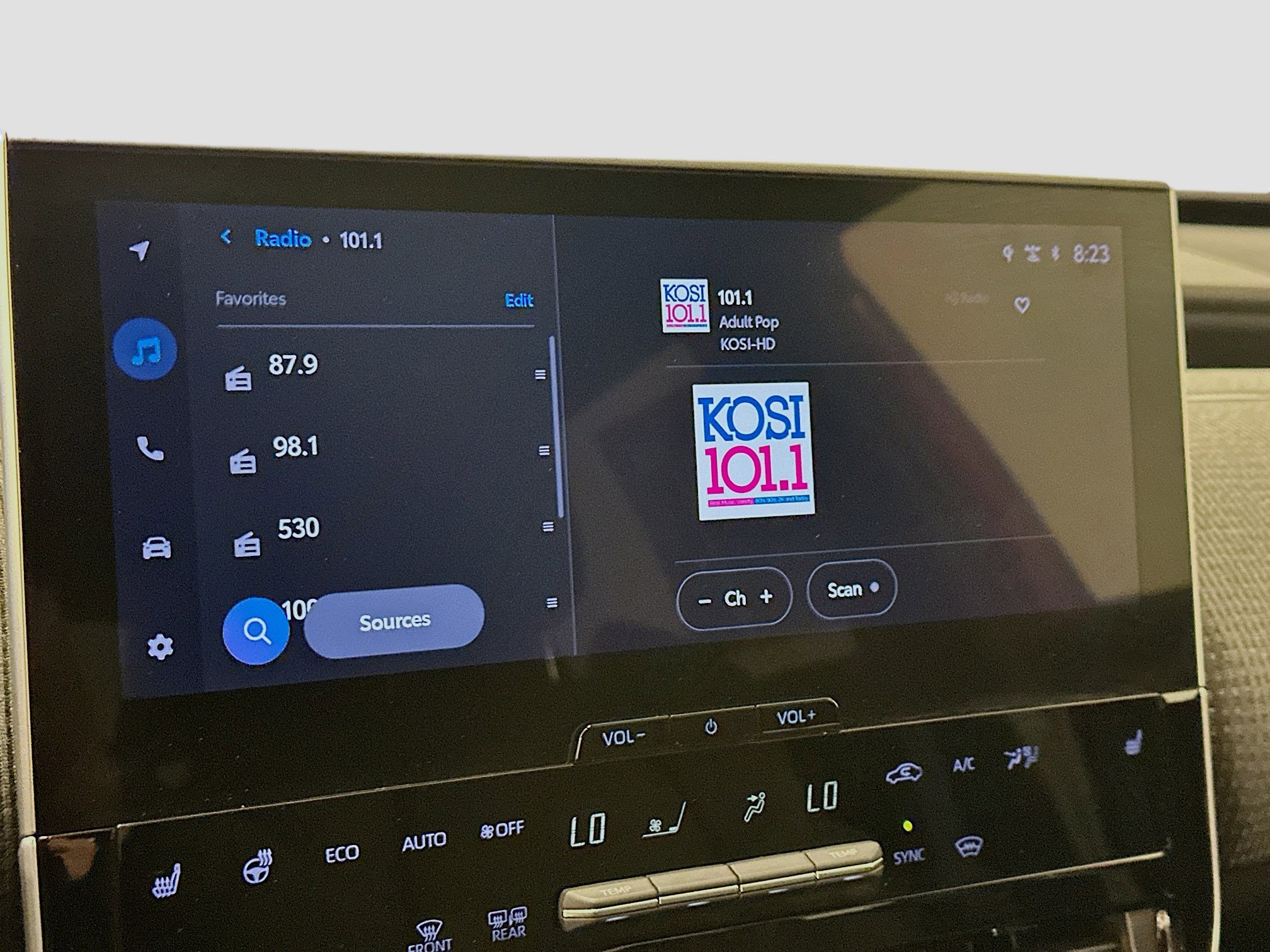 Used 2023 Toyota bZ4X XLE w/ Weather Package AWD/4WD image 21