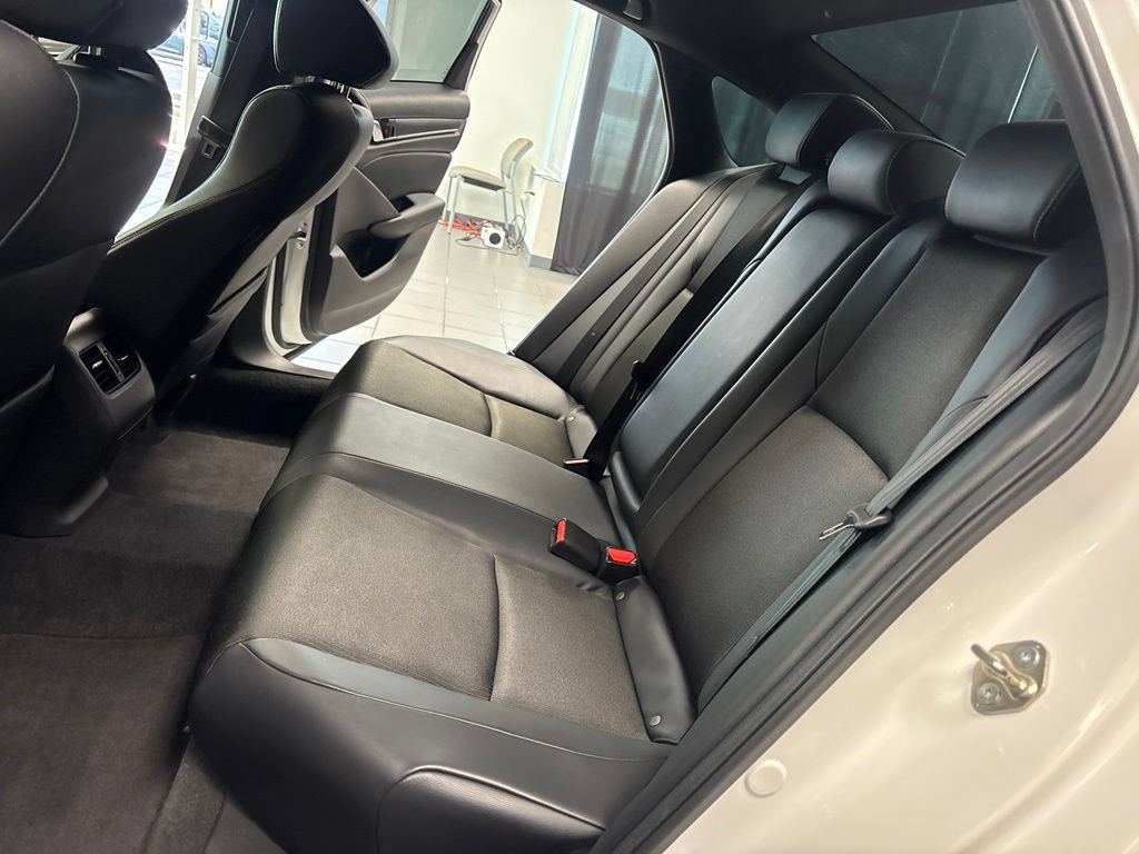 Used 2018 Honda Accord Sport image 24