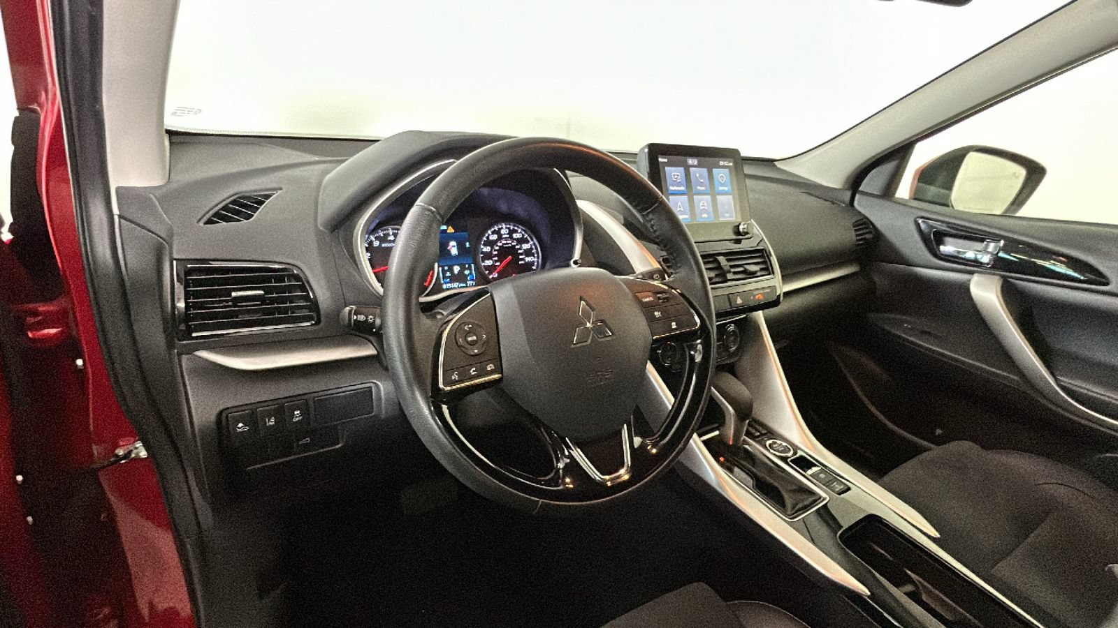 Used 2025 Mitsubishi Eclipse Cross AWD image 14