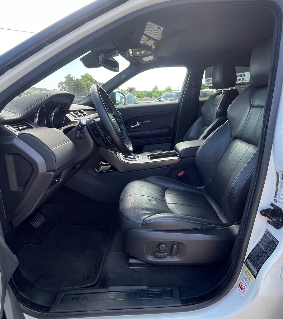 Used 2018 Land Rover Range Rover Evoque SE AWD/4WD image 19