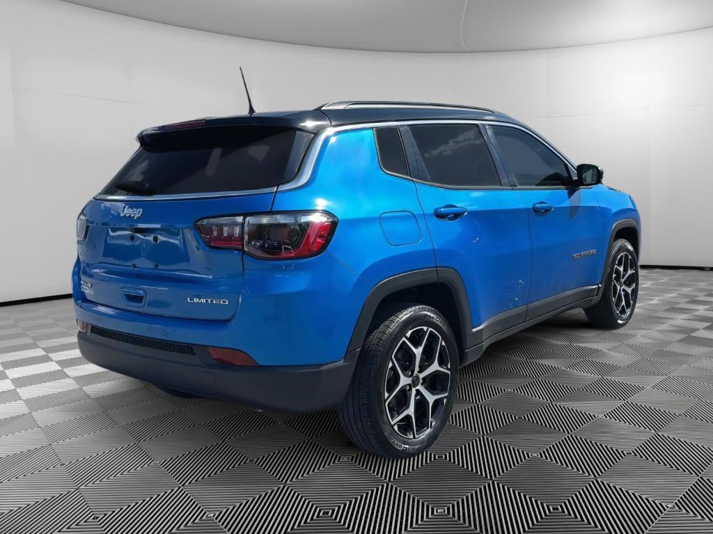 Used 2025 Jeep Compass Limited AWD/4WD image 4
