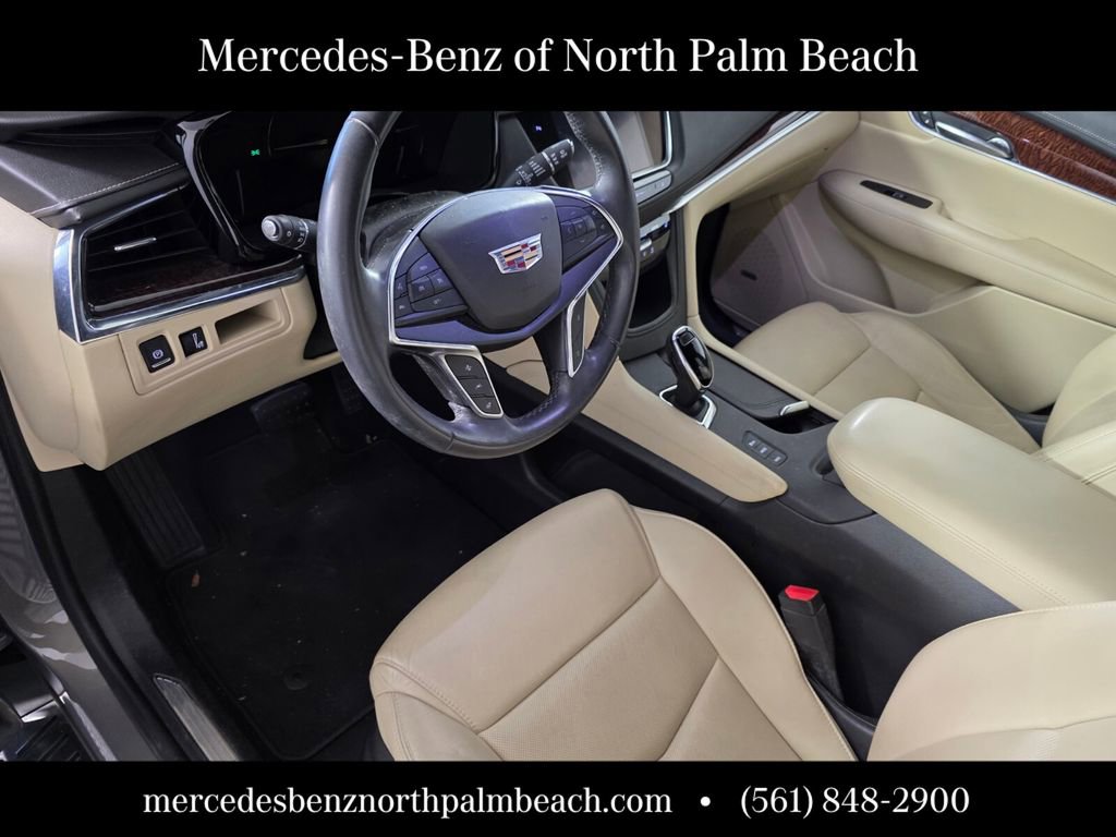 Used 2018 Cadillac XT5 Luxury w/ Driver Awareness Package image 20