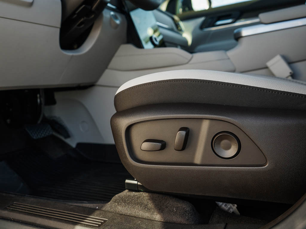 New 2026 GMC Terrain Denali w/ LPO, Floor Liner Package image 18