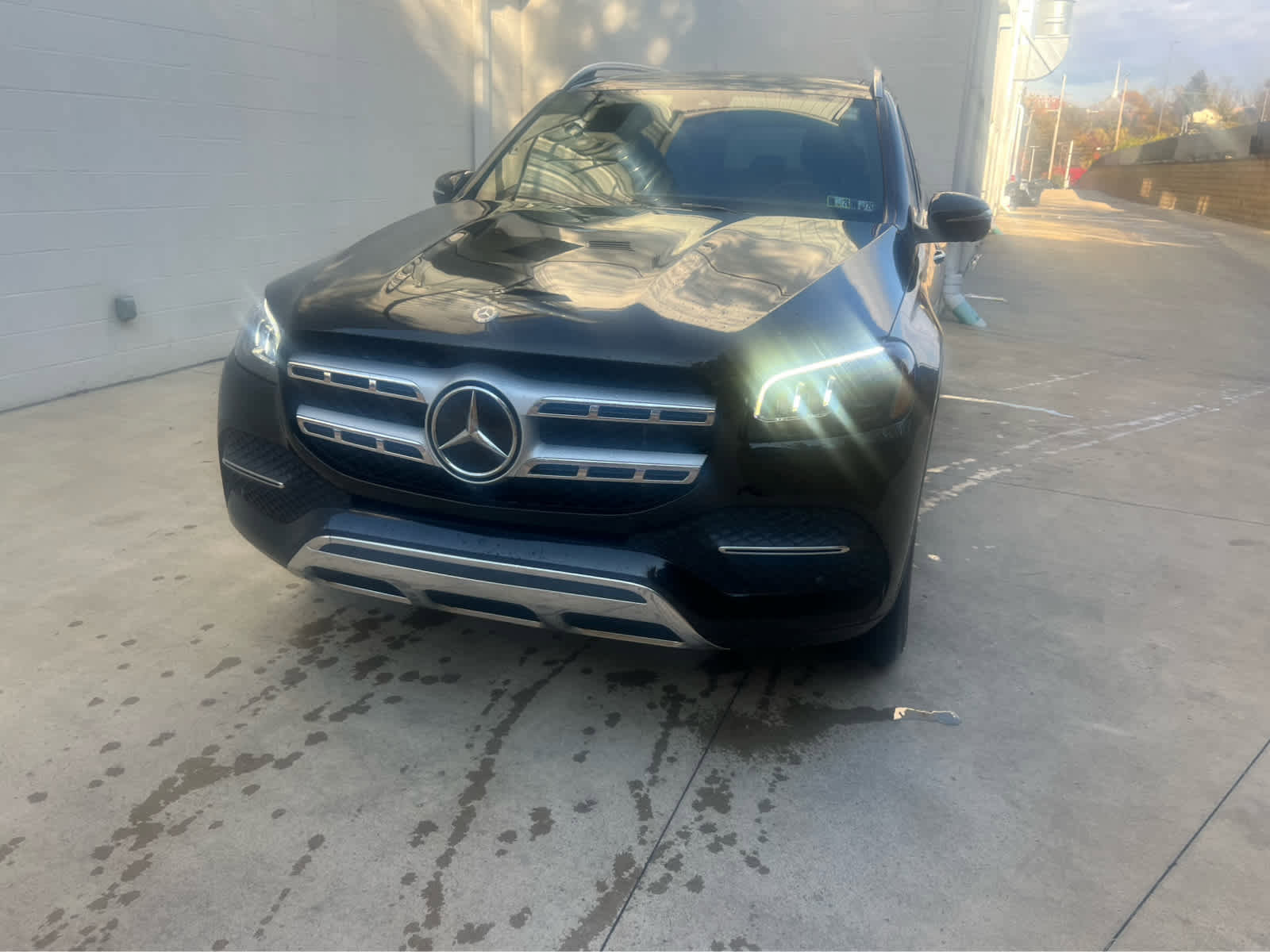 Used 2021 Mercedes-Benz GLS 450 4MATIC image 2