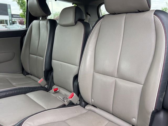 Used 2017 Kia Sedona LX w/ LX Essentials Premium Package FWD image 28