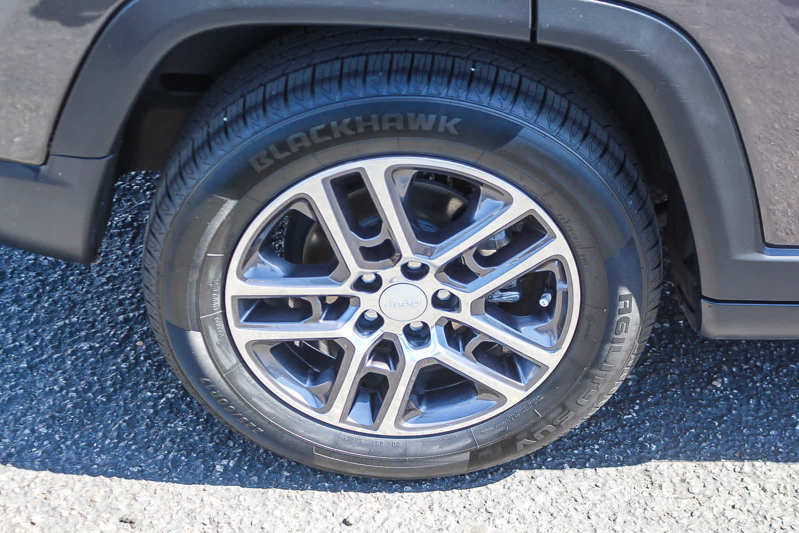 Used 2017 Jeep Compass Latitude FWD image 11