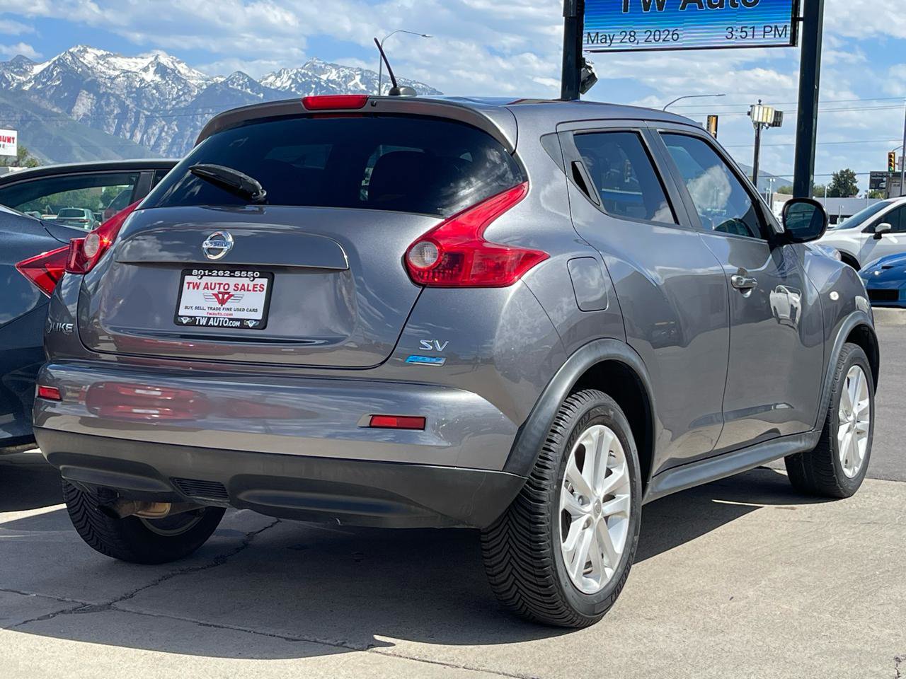 Used 2012 Nissan Juke SV FWD image 5