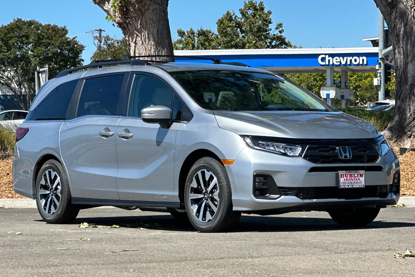 New 2026 Honda Odyssey EX-L image 2