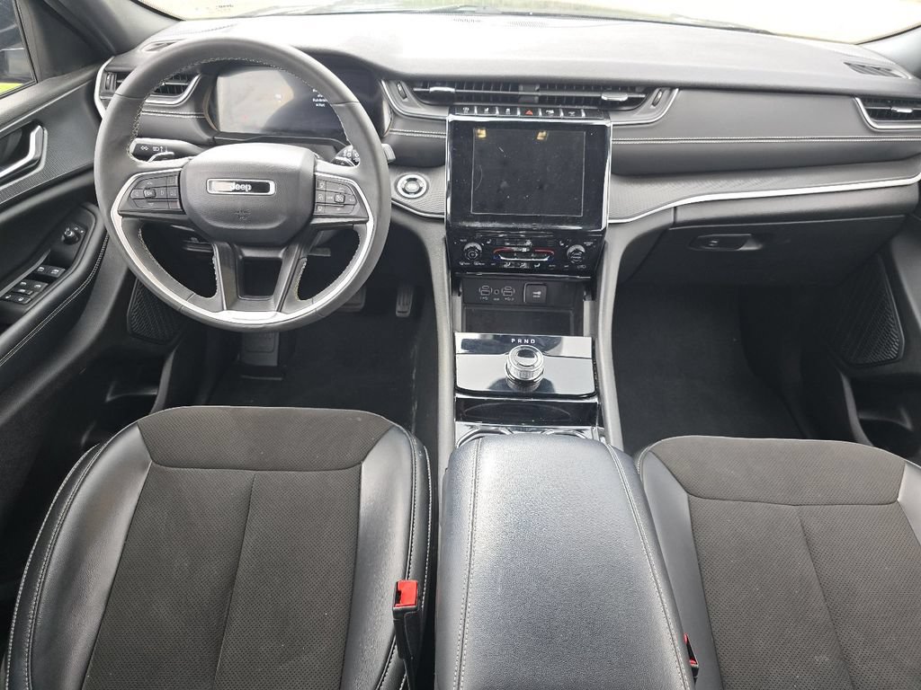 Used 2023 Jeep Grand Cherokee Altitude AWD/4WD image 19