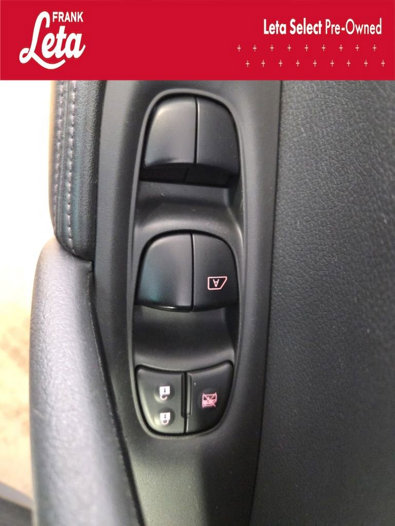 Used 2018 Nissan Rogue SL w/ Premium Package image 23