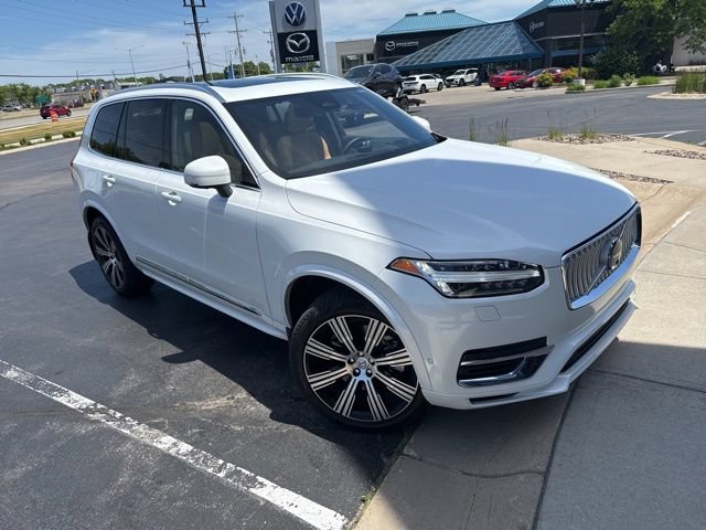 Used 2025 Volvo XC90 T8 Ultra w/ Protection Package AWD/4WD image 4