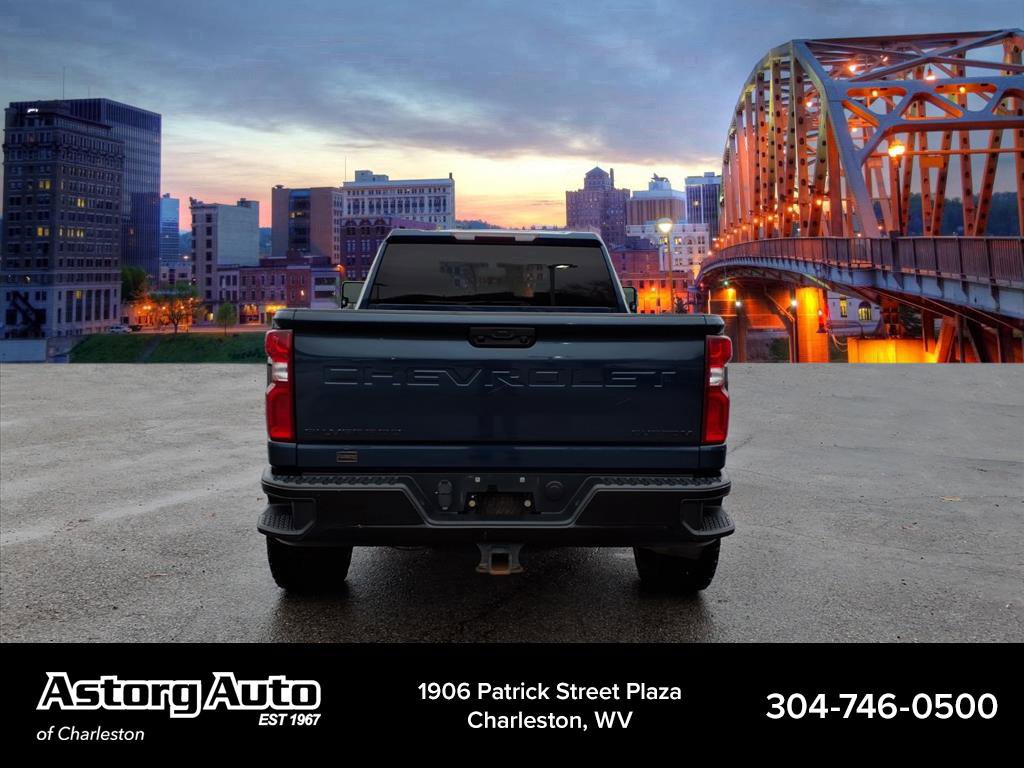 Used 2020 Chevrolet Silverado 2500 Custom w/ Custom Value Package image 4