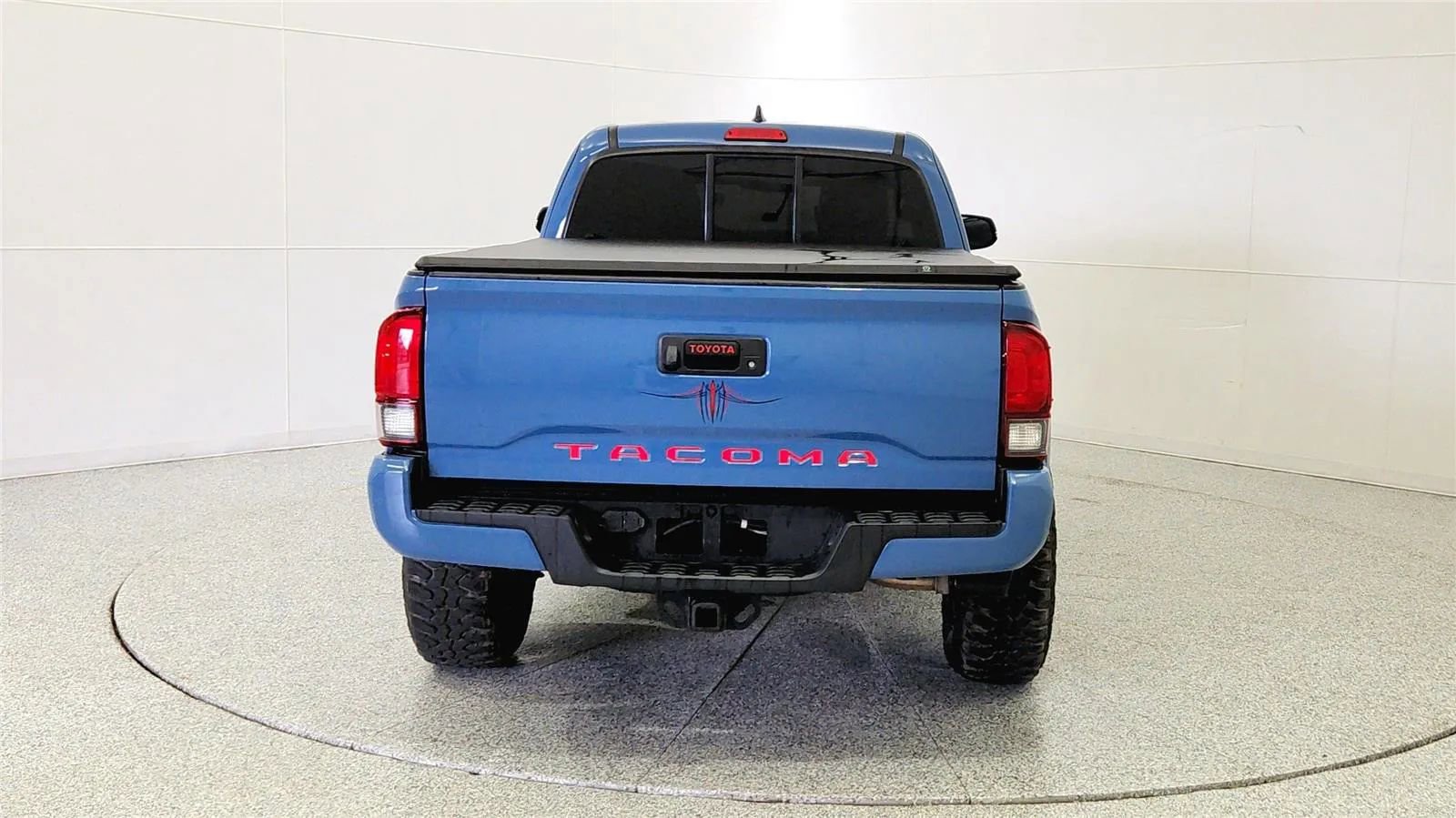 Used 2019 Toyota Tacoma TRD Sport image 6