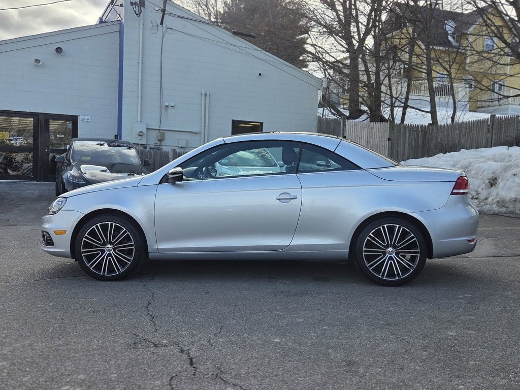 Used 2014 Volkswagen Eos w/ Sport Package image 4