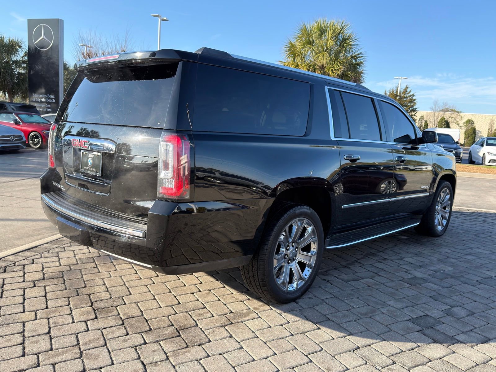 Used 2015 GMC Yukon XL Denali w/ Open Road Package image 9