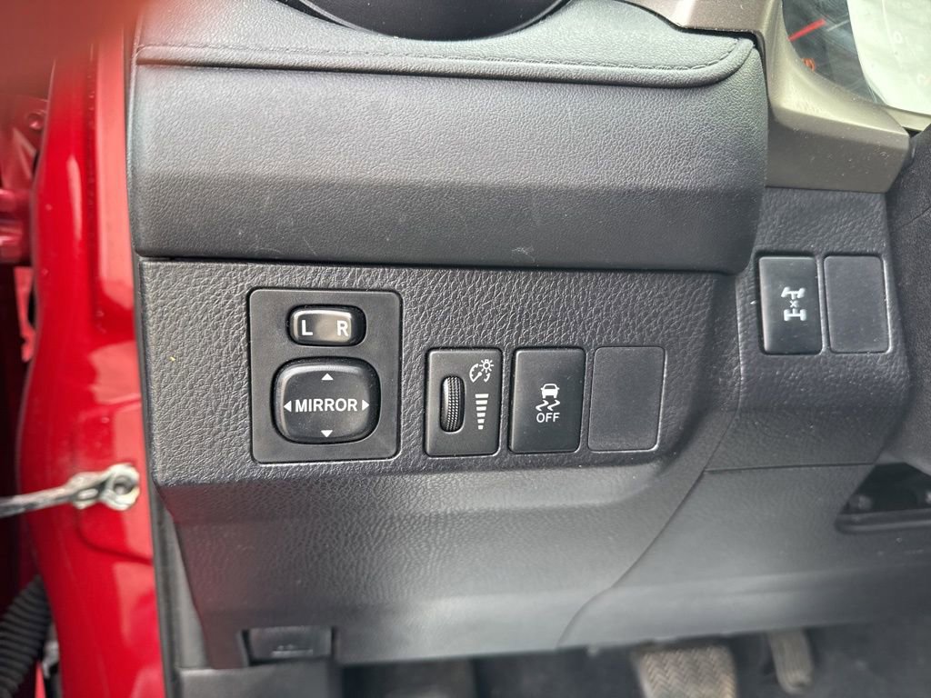 Used 2015 Toyota RAV4 LE image 17