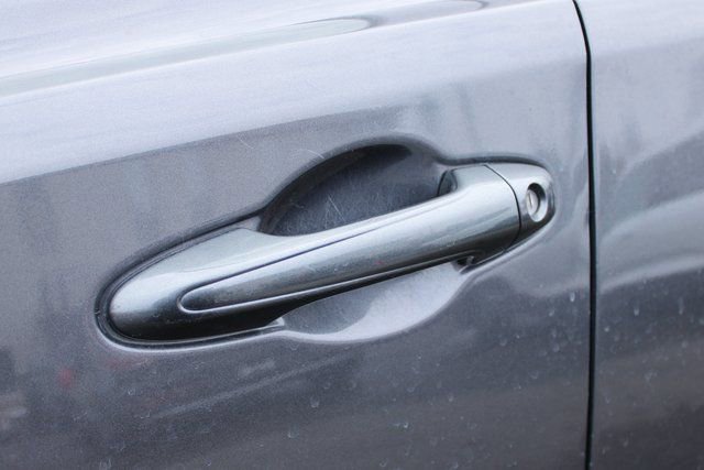 Used 2015 Toyota RAV4 LE AWD/4WD image 9