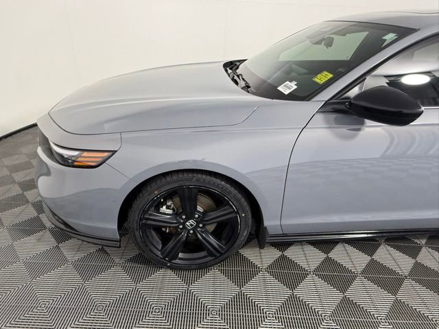 Used 2025 Honda Accord Sport image 11