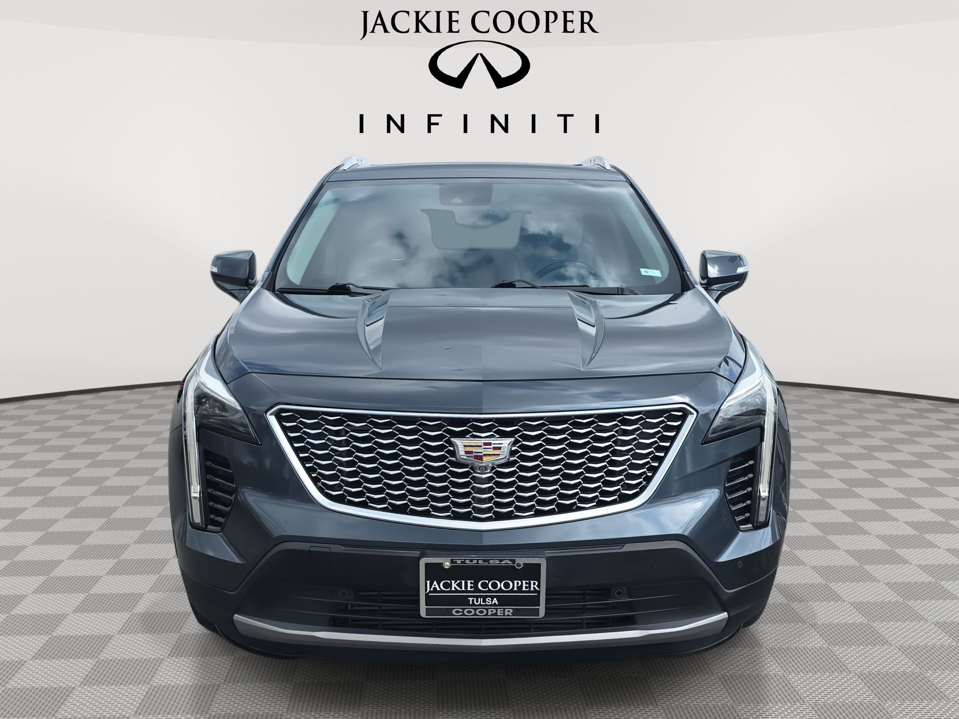 Used 2019 Cadillac XT4 Premium Luxury image 2